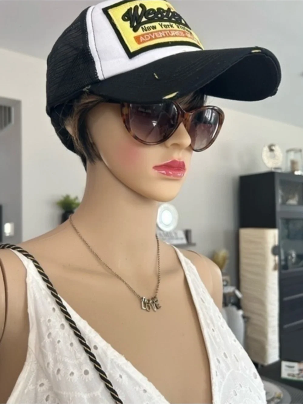 🌸 Betsey Johnson tortoise frame sunglasses sunshades